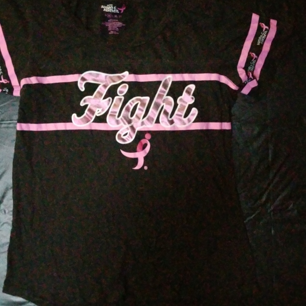Black and pink tshirt